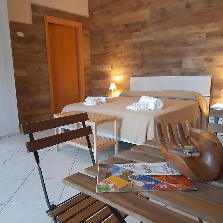לינה וארוחת בוקר City Pompei Accommodations 3*