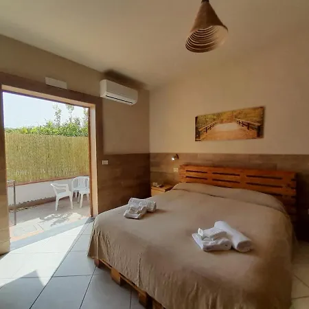 לינה וארוחת בוקר City Pompei Accommodations 3*