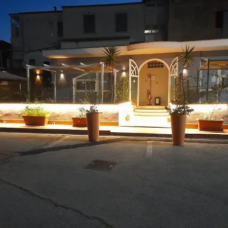 לינה וארוחת בוקר City Pompei Accommodations