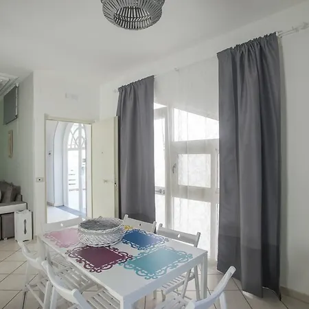 לינה וארוחת בוקר City Pompei Accommodations פומפיי