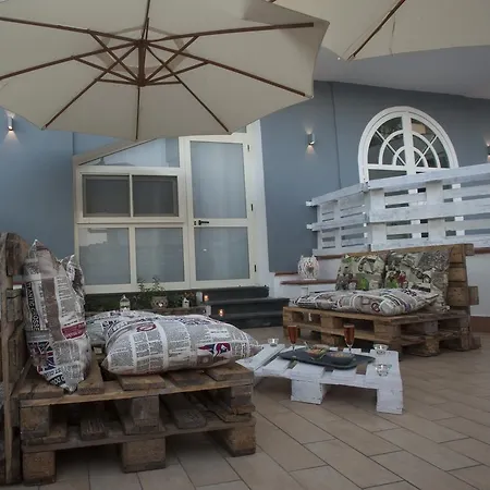 לינה וארוחת בוקר City Pompei Accommodations 3*